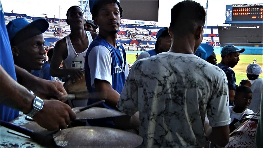 Una conga en el Estadio Latinoamericano 