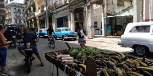 Una calle de Centro Habana, Cuba