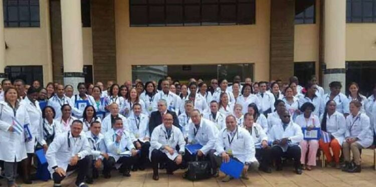 Médicos cubanos en Kenia
