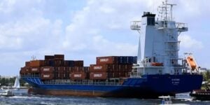 Barco de carga de EE.UU. con productos exportados a Cuba