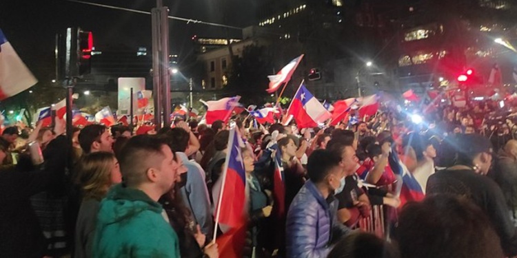 Chilenos rechazan en plebiscito la nueva Constitución