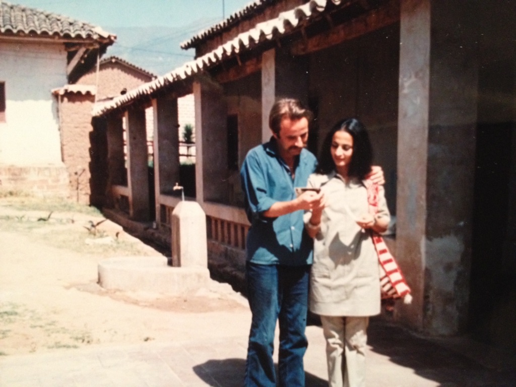 Elizabeth Burgos y Régis Debray, en la prisión de Bolivia, 1969 