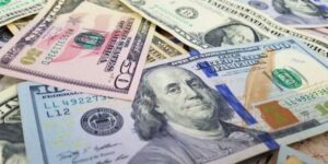 Dólares, Cuba, economistas