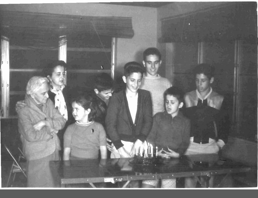 Su primer cumpleaños en Miami, con la familia Pérez Firmat, 1961 