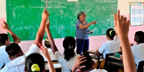 Aula, maestros