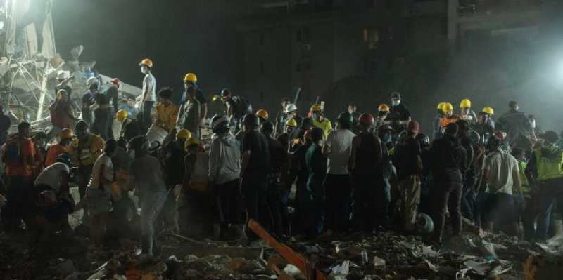 Rescatistas en el área del desastre en Venezuela