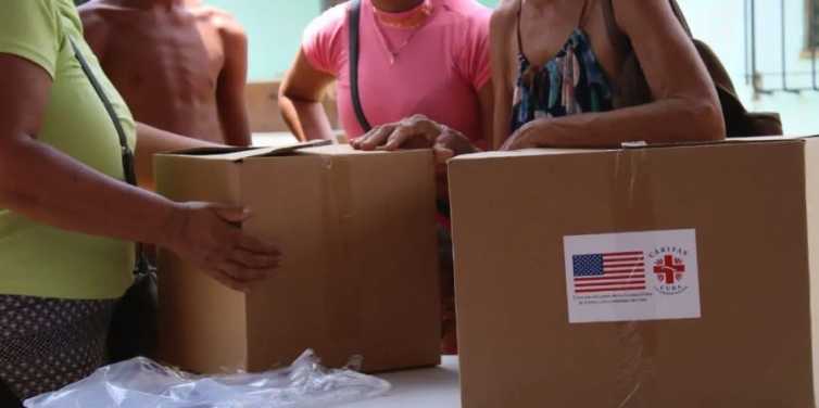 Cajas de ayuda humanitaria enviadas por EE.UU. a Cuba. La foto corresponde a la entrega en Alquízar