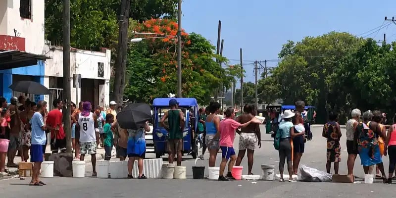 Un cierre de vía en Mantilla, Arroyo Naranjo, a inicios de julio