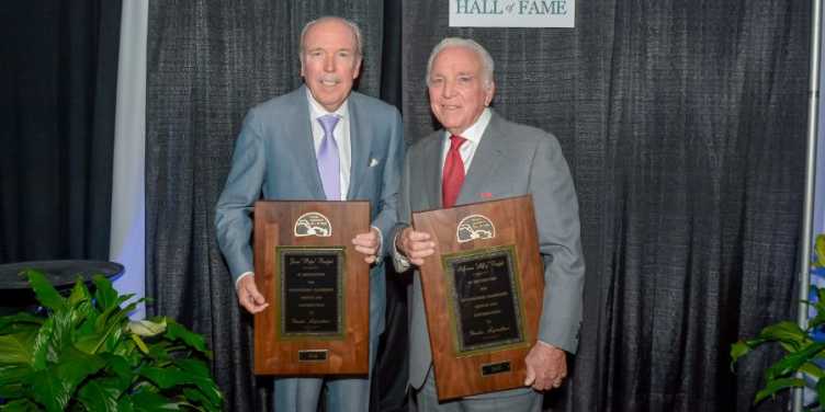 José “Pepe” Fanjul (izquierda) y Alfonso “Alfy” Fanjul durante su incorporación al Salón de la Fama Agrícola de Florida, en 2018