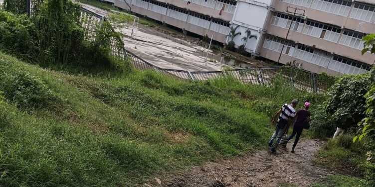 Parte trasera de la Facultad de Ciencias Médicas No. 2 en Santiago de Cuba