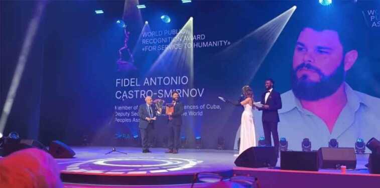 Acto de premiación de Castro Smirnov en Moscú