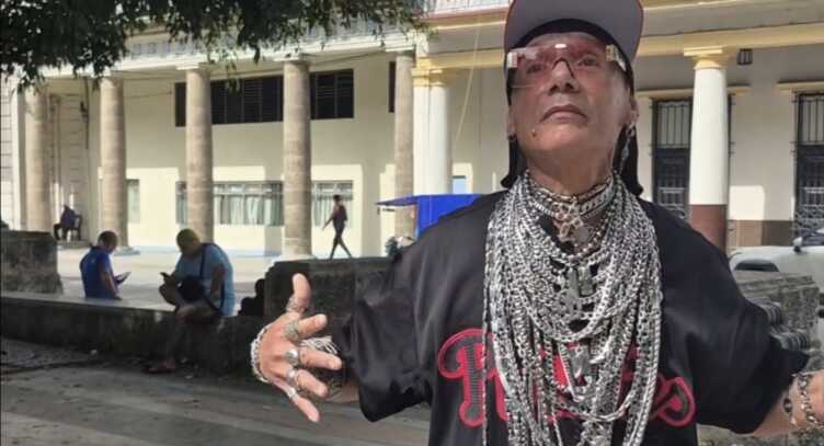 el hombre de las cadenas, Cuba