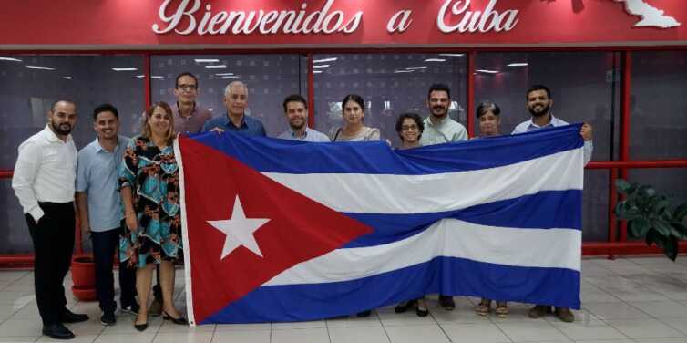 El viceministro primero de Relaciones Exteriores, Gerardo Peñalver Portal, recibe a Richard Tur de la Concepción en La Habana
